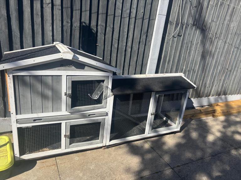 pawhut hutch for small animals