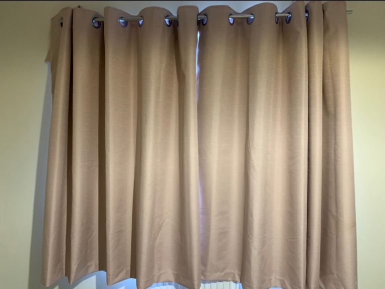 Dunelm Pink Eyelet thermal black out curtains 168 x 137 