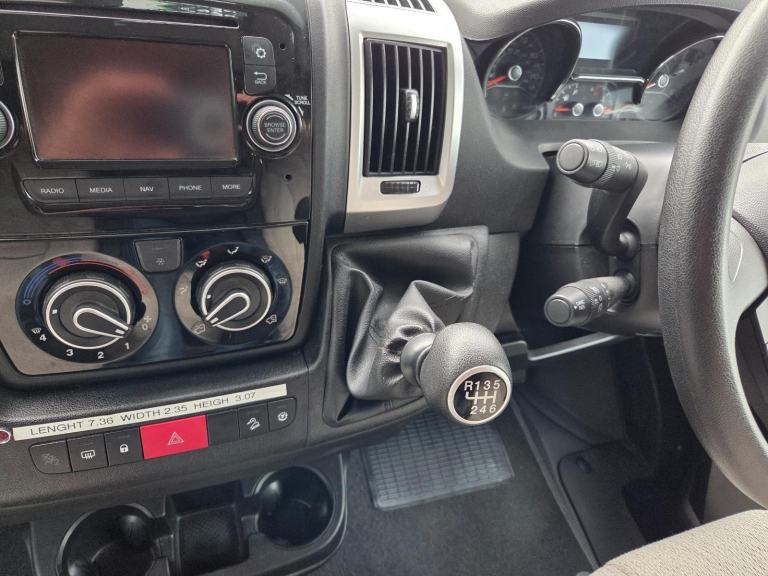 Auto-Trail Apache 634 luxury 2 berth DIESEL MANUAL 2018/18