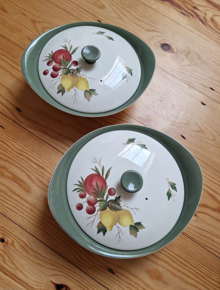 Wedgwood Covent Garden Lidded Vegetable Tureen Dishes (Set of 2)