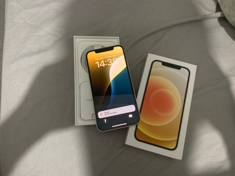 image for APPLE IPHONE 12 64GB UNLOCKED GOOD CONDITION 