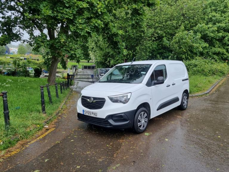 2019 Vauxhall Combo 2000 1.5 Turbo D 100ps H1 Edition Van PANEL VAN Diesel Manual