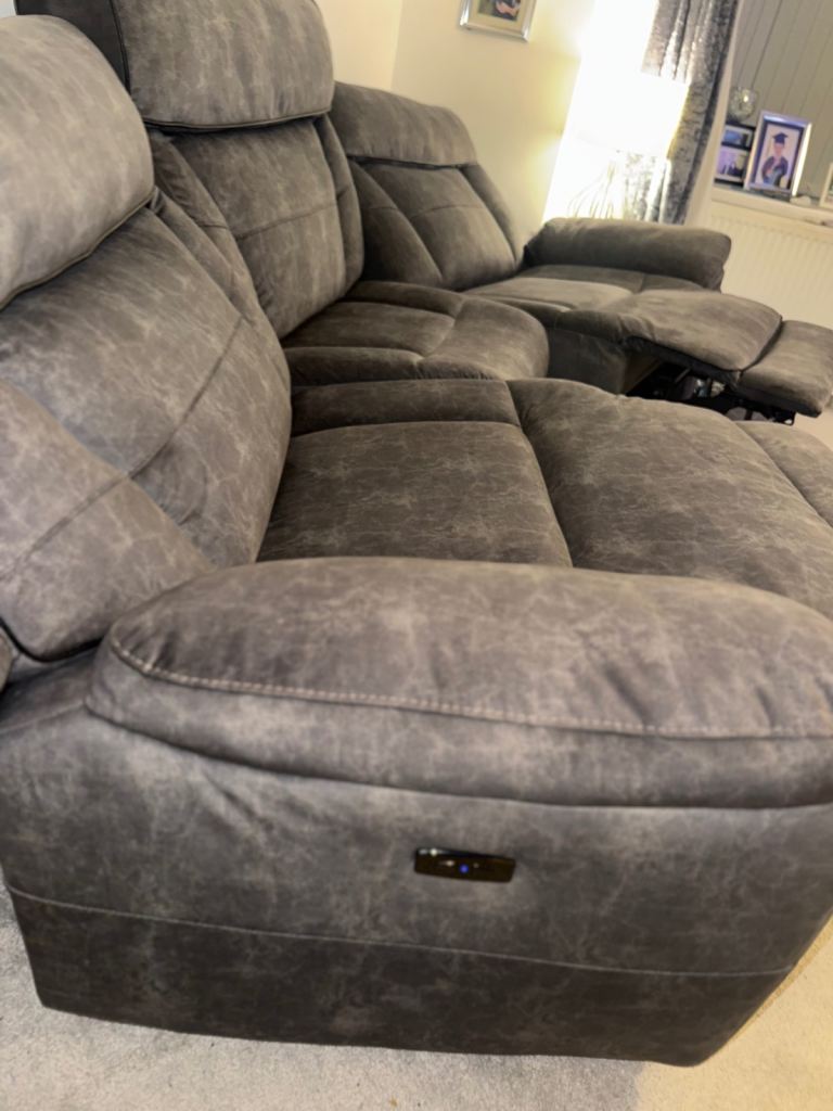 Corner curved sofa / suite 5 seater plus unopened cleaning kit 