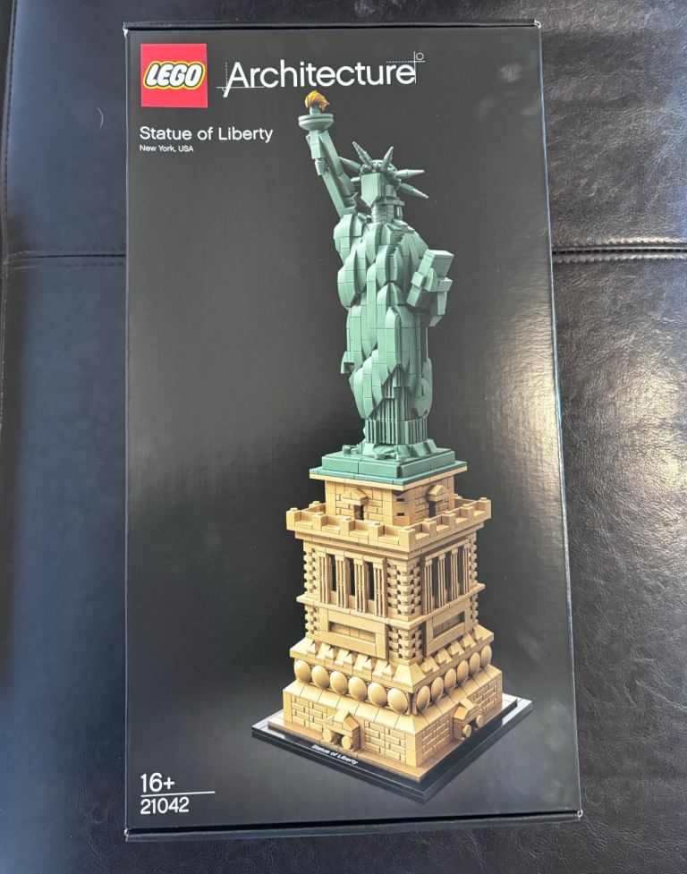 LEGO STATUE OF LIBERTY SET  BRAND NEW/SEALED 