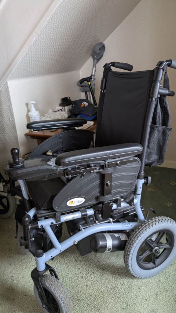 Abilize Pursuit powerchair 