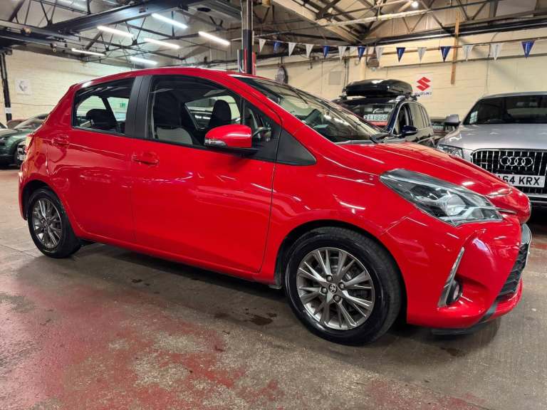 2017 Toyota Yaris 1.5 VVT-i Icon CVT Euro 6 5dr HATCHBACK Petrol Automatic