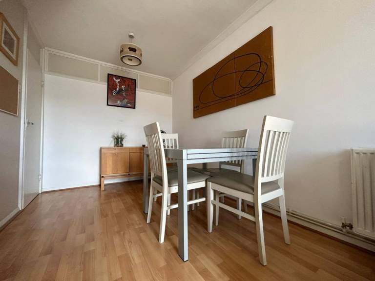 🏡 Entire 2-Bedroom Flat to Rent (Whole Property) – Kensington Olympia / West Kensington