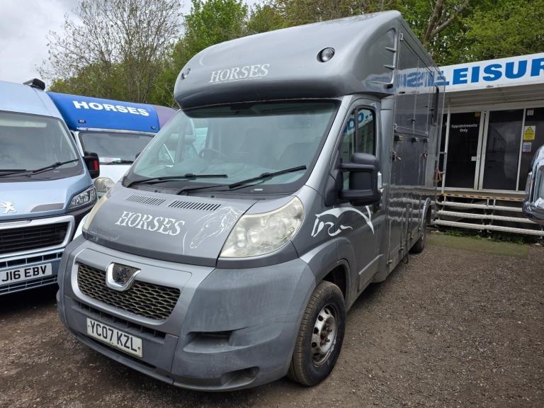 Select Horsebox Horse Box 2007 (YC07KZL)