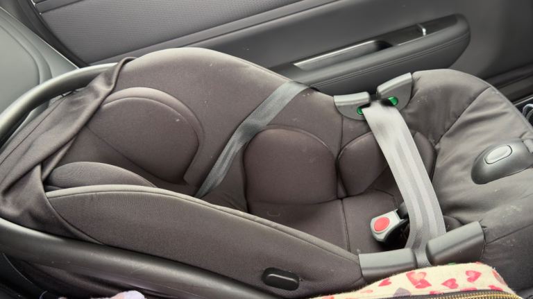 Black Baby Car Seat – Good Condition