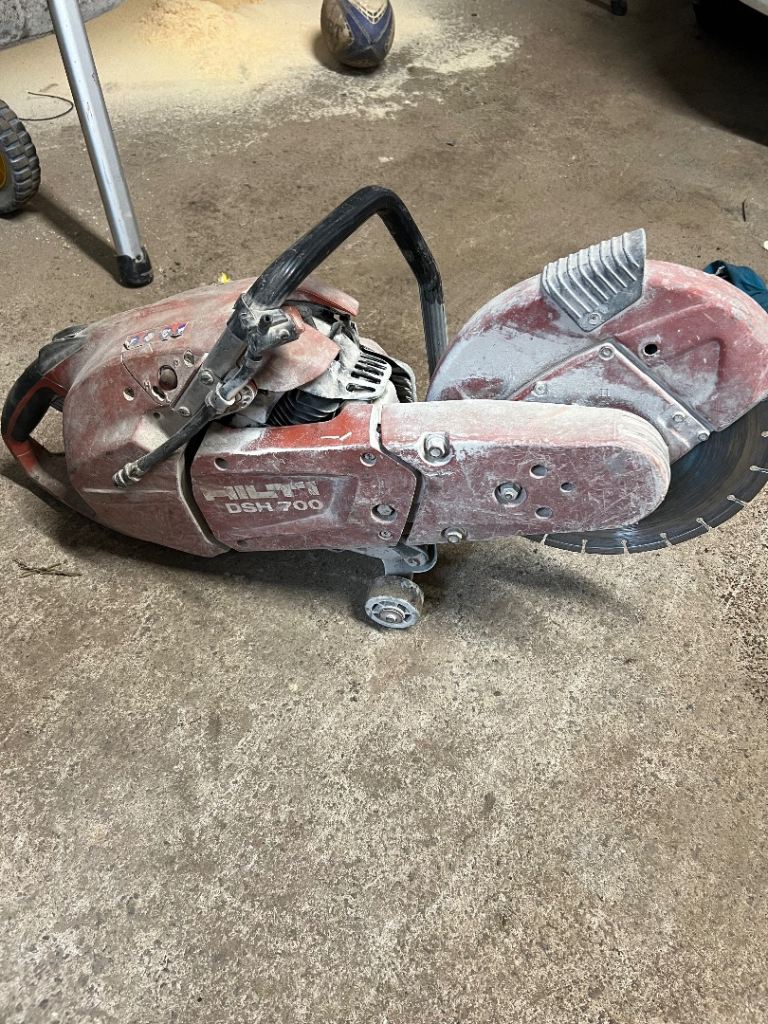 Hilti DSH 700 petrol cut off saw 
