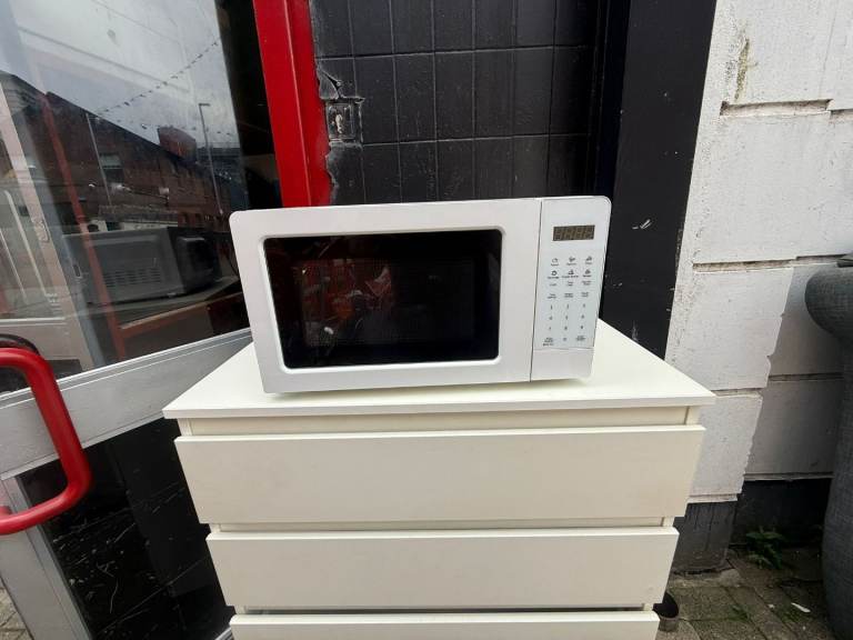 Microwave £20