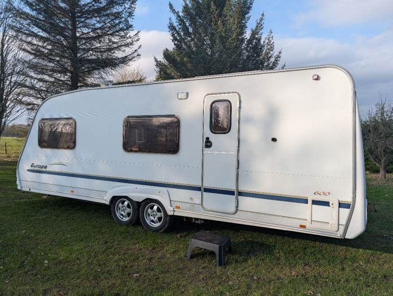 6 Berth Caravan twin axle 