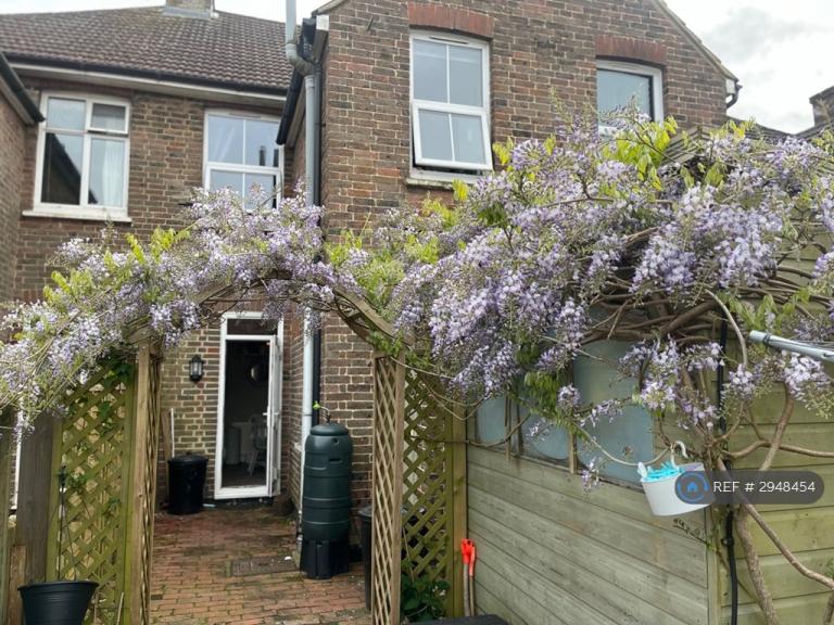 3 bedroom house in Hillside Cottages, Haywards Heath, RH17 (3 bed) (#2948454)