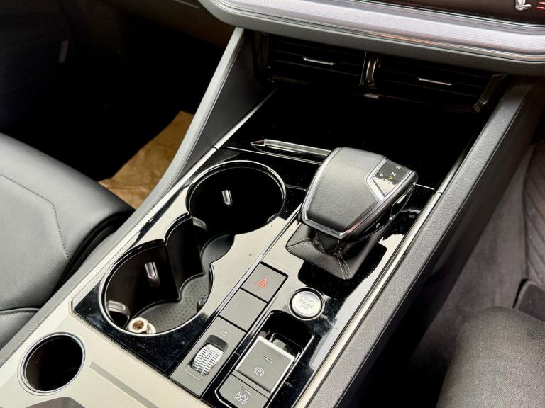 2019 Volkswagen Touareg 3.0 TDI V6 R-Line Tech 4Motion **Stunning Example**