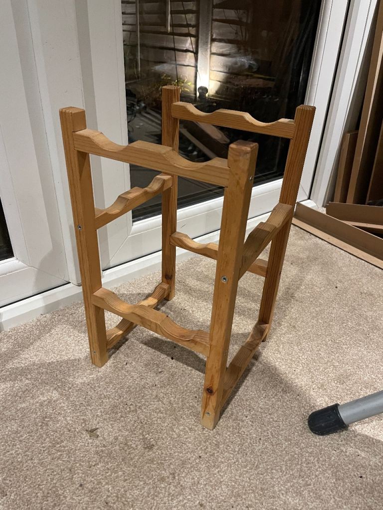 Wooden wine bottle rack tower - 8 bottles