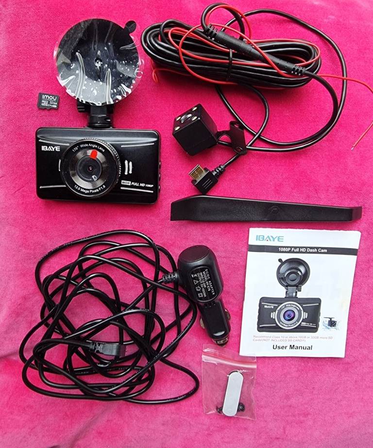 IBAYE 1080P Full HD Car Camera Dashcam - New in Box+ BONUS 32 GB SD card