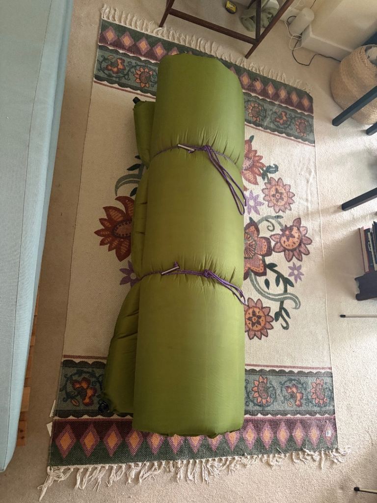 Self-Inflating Camping Mat – Green, slight puncture but still functions / could be fixed