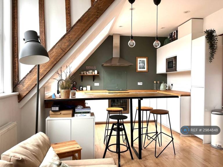 2 bedroom flat in Hartington Place, Edinburgh, EH10 (2 bed) (#2984848)