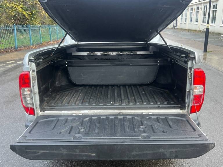 2017 Nissan Navara Double Cab Pick Up Tekna 2.3dCi 190 4WD PICK UP DIESEL Manual