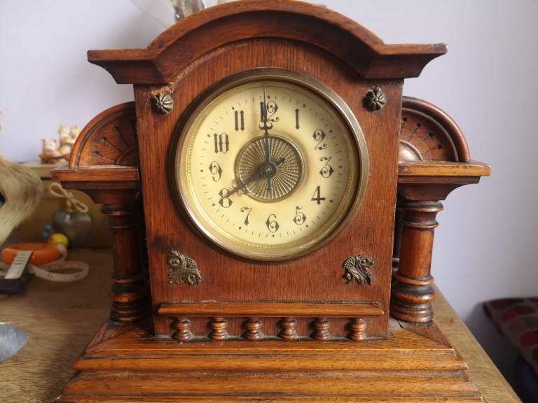 Antique wooden mantle clock