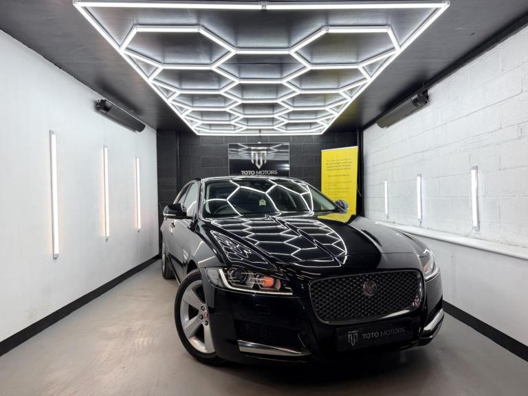 JAGUAR XF 2.0 d Portfolio 2017