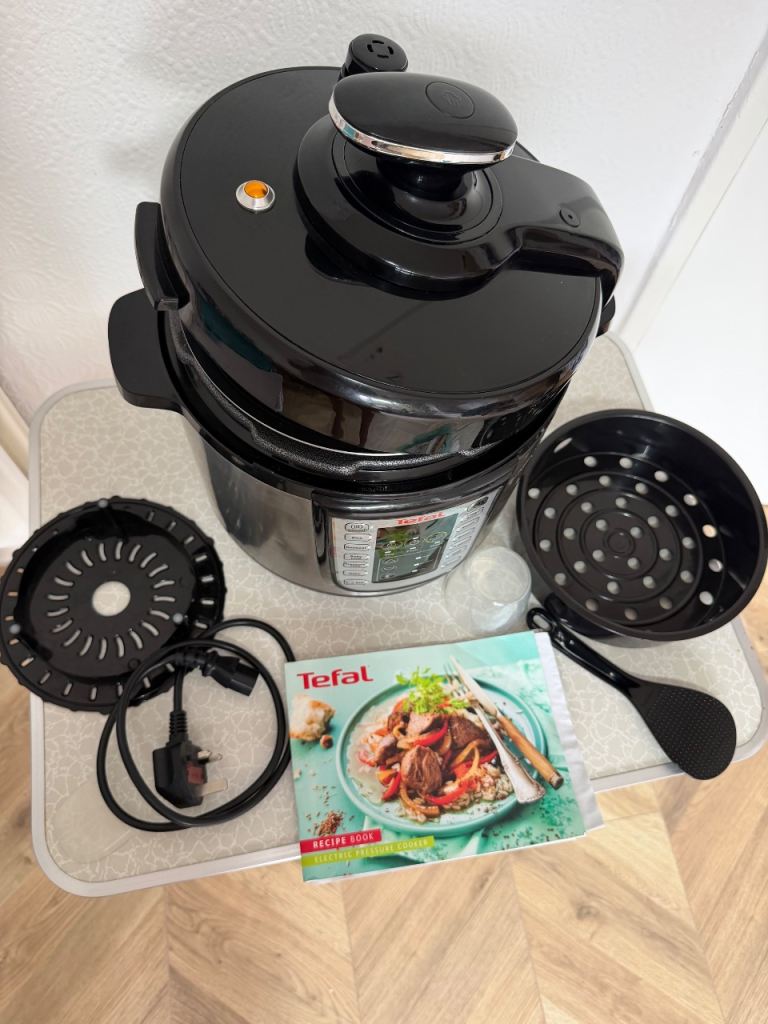 Tefal Electric Pressure Cooker – Black, As Good As New