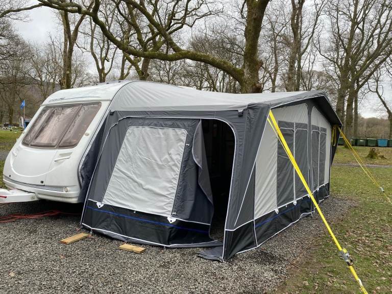 SOLD PENDING COLLECTION-2005 Sterling Eccles Sapphire 5 Berth