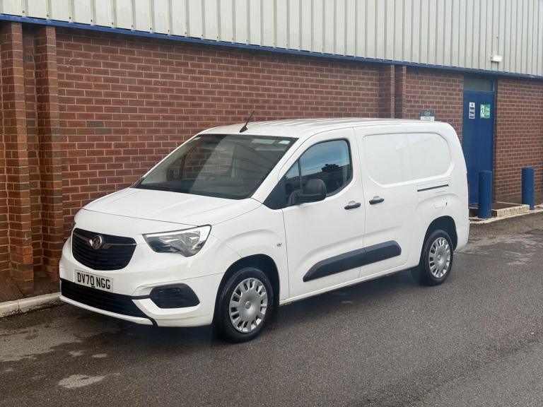  2020 (70) VAUXHALL COMBO CARGO 2300 1.5 Turbo D L2 H1 Sportive Van ** NO VAT **