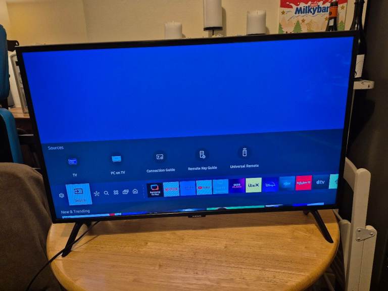 image for Samsung 32" Q50A QLED Full HD HDR Smart TV 