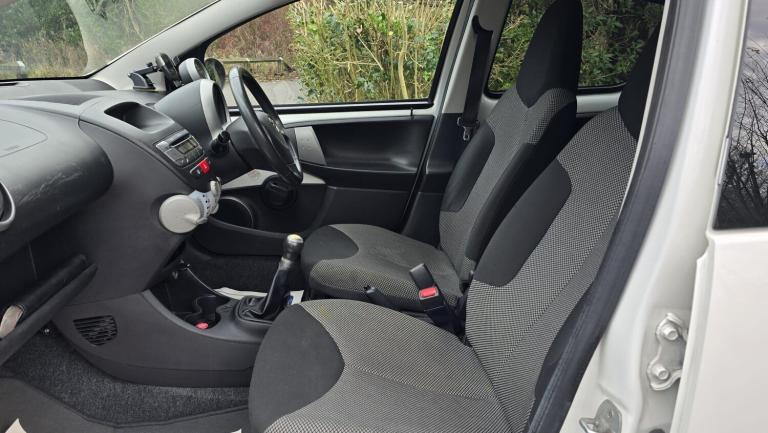 2012 Toyota AYGO 1.0 VVT-i Fire Euro 5 5dr HATCHBACK Petrol Manual