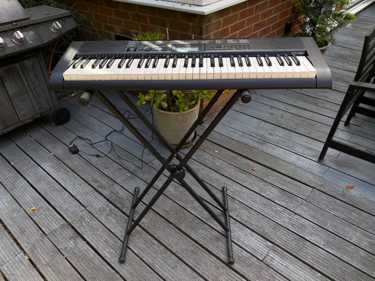 Casio CTK-1150 Electronic Keyboard with Stand – Good Condition