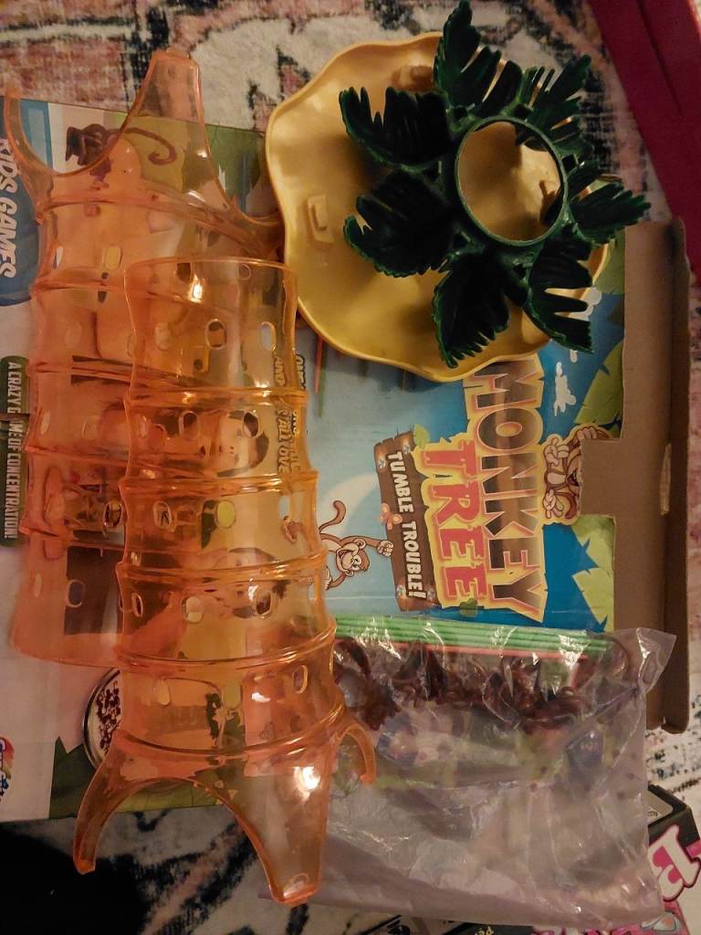 Monkey tree board game 