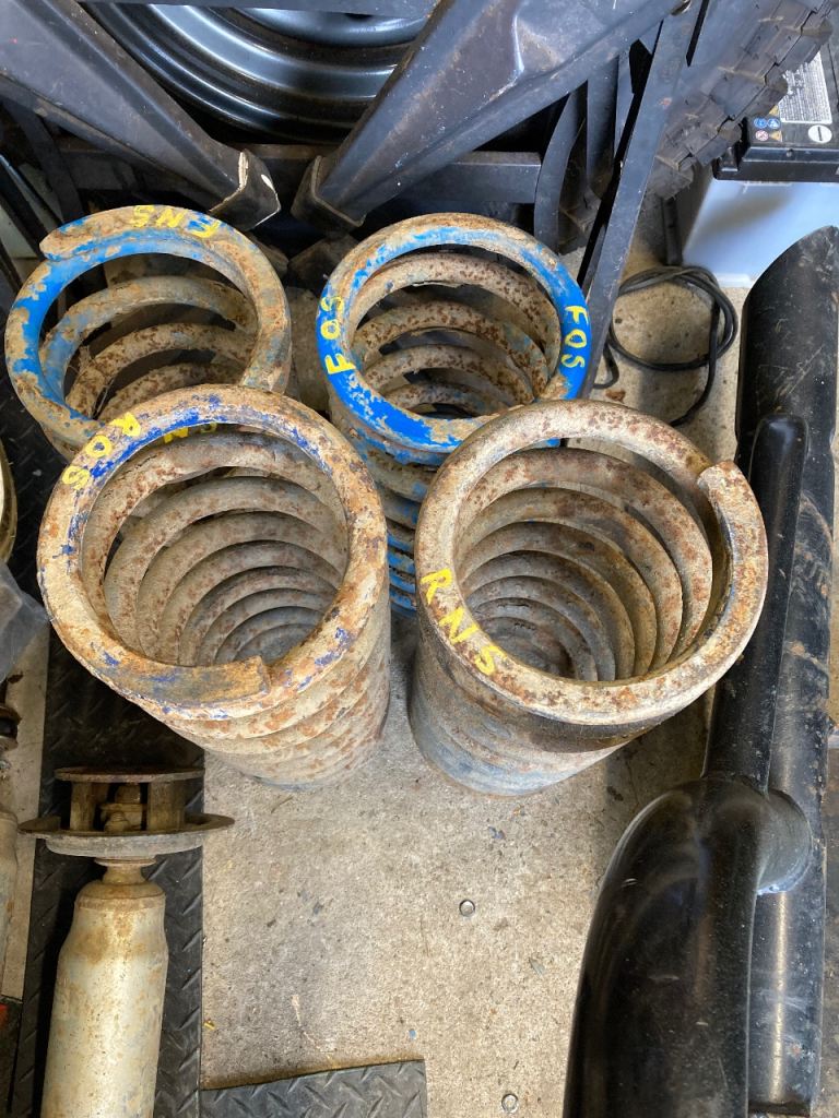 Landrover defender 90 +2 inch lift springs 