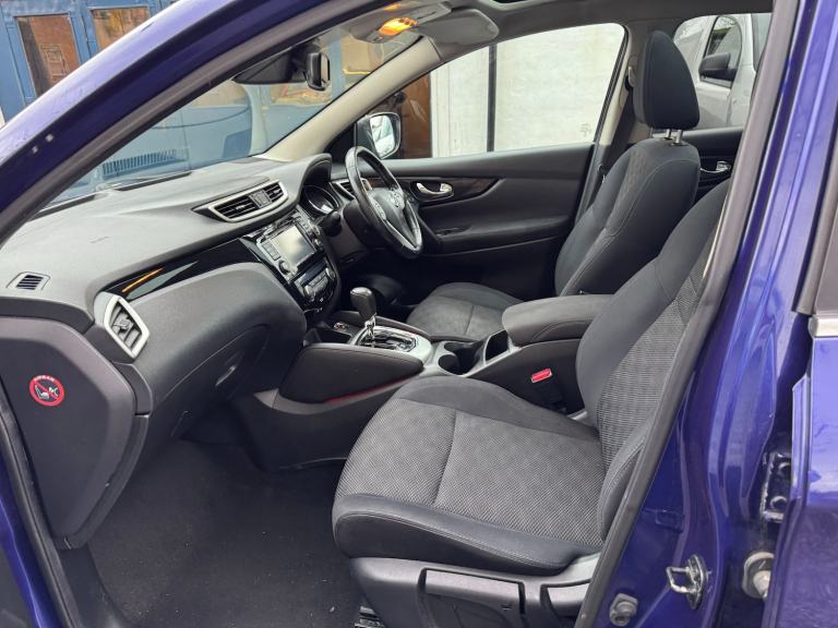 2015 Nissan Qashqai 1.6 dCi N-Tec+ 5dr Xtronic HATCHBACK Diesel Automatic
