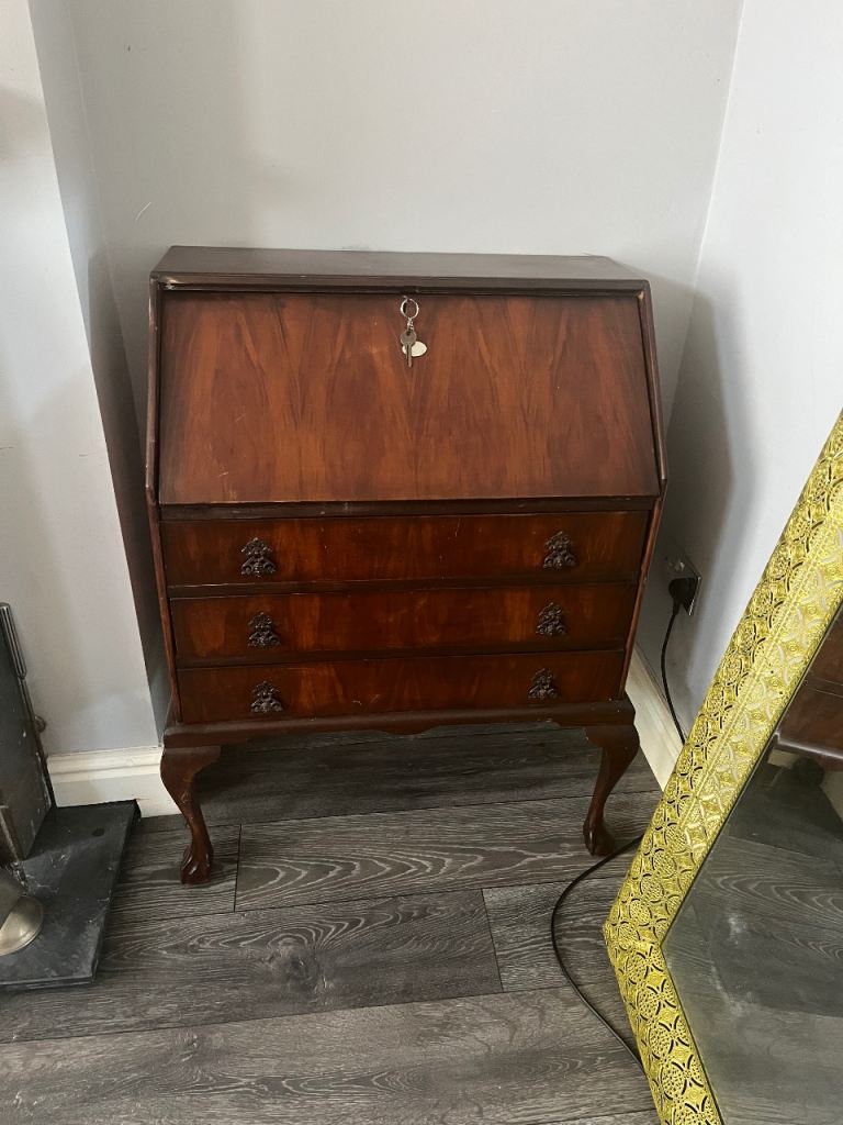 Bureau for sale