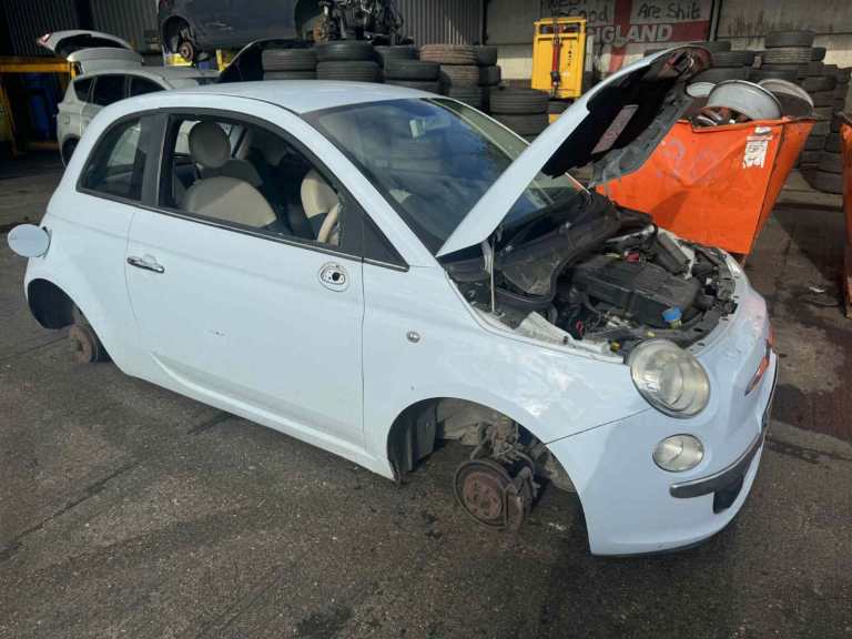 BREAKING FIAT 500 CAR PARTS