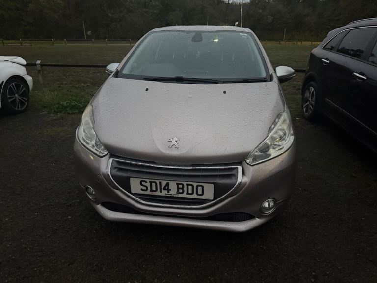 Peugeot, 208, Hatchback, 2014, Manual, 1199 (cc), 3 doors