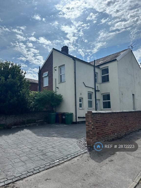 1 bedroom flat in Buxton Road, Stockport, SK2 (1 bed) (#2872223)
