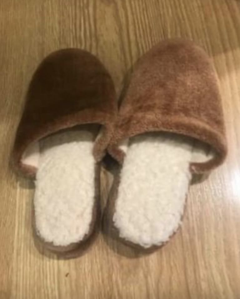 Slippers Size 3 (Buy 3 items get the cheapest free)