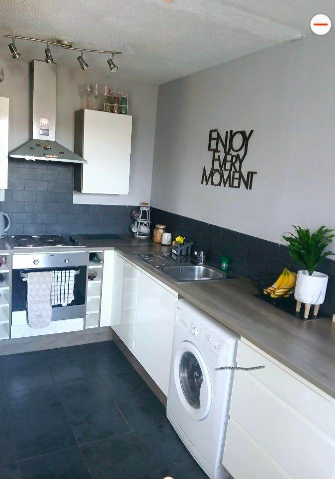 Double room for rent £500.00 all bills included 