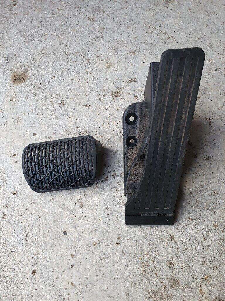MERCEDES E CLASS Throttle and Break Pedals