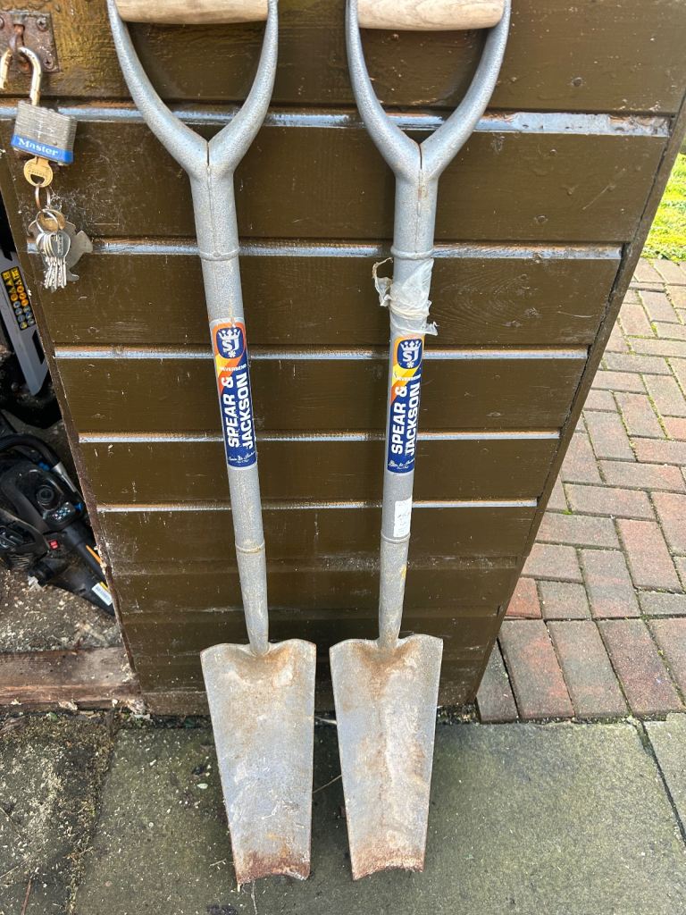 Ledger spade