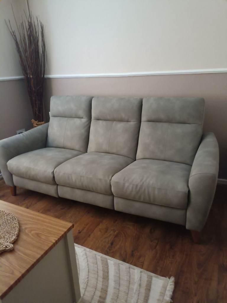 Oak furniture land Dylan 3 seater and 2 seater electric recliners 