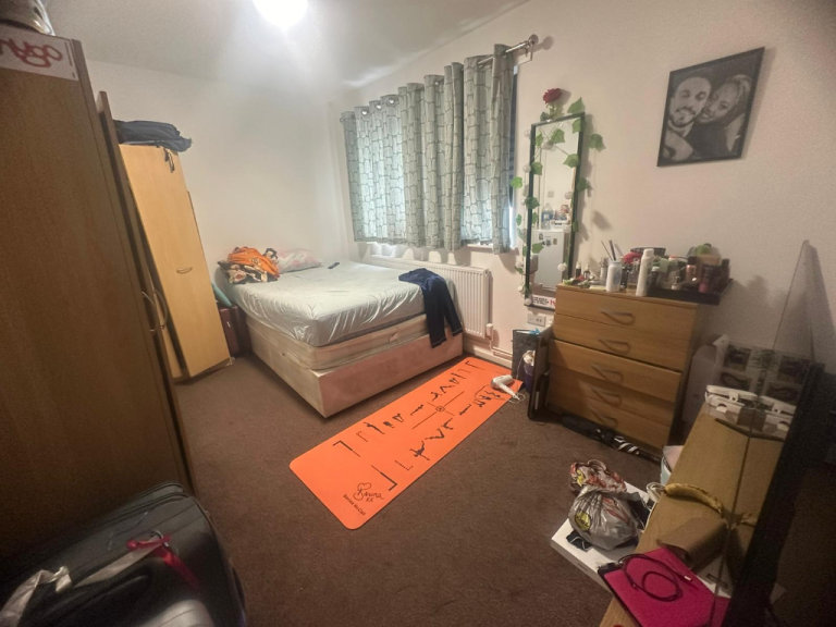 DOUBLE ENSUITE BEDSIT THE DRIVE WEMBLEY PARK, WEMBLEY 