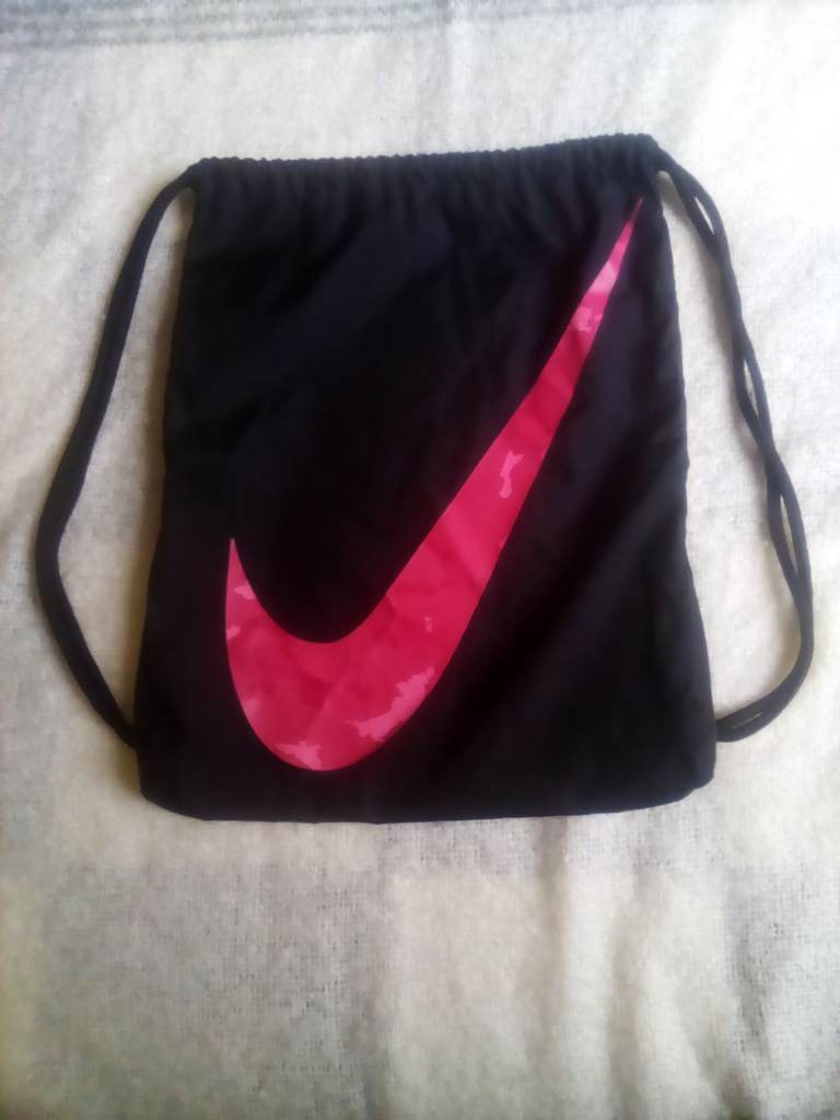 NIKE Drawstring Gym/Swim bag.
