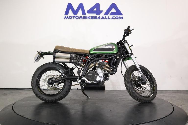 CCM MAVERICK 2022 STREET TRACKER SPITFIRE