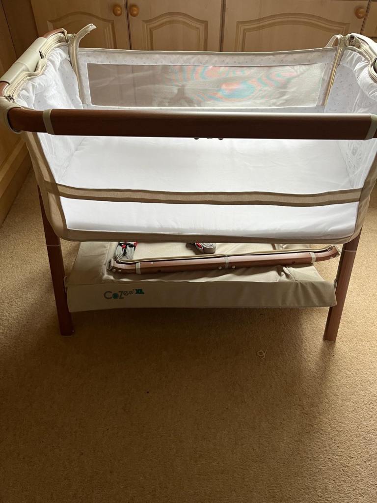 Tutti Bambini Cozee Bedside Crib 