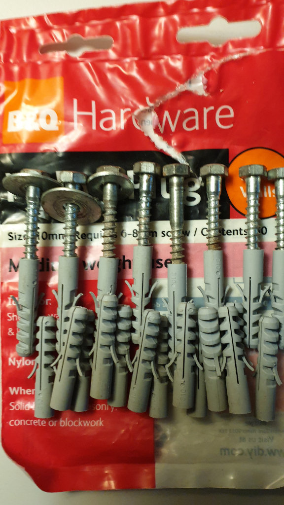 B & Q 10 MM NYLON PLUGS WITH 8 MM SCREWS FOR SETALITE DISH OR HEAVY MOUNTS.