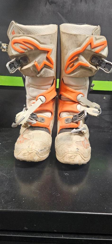 Motocross boots 