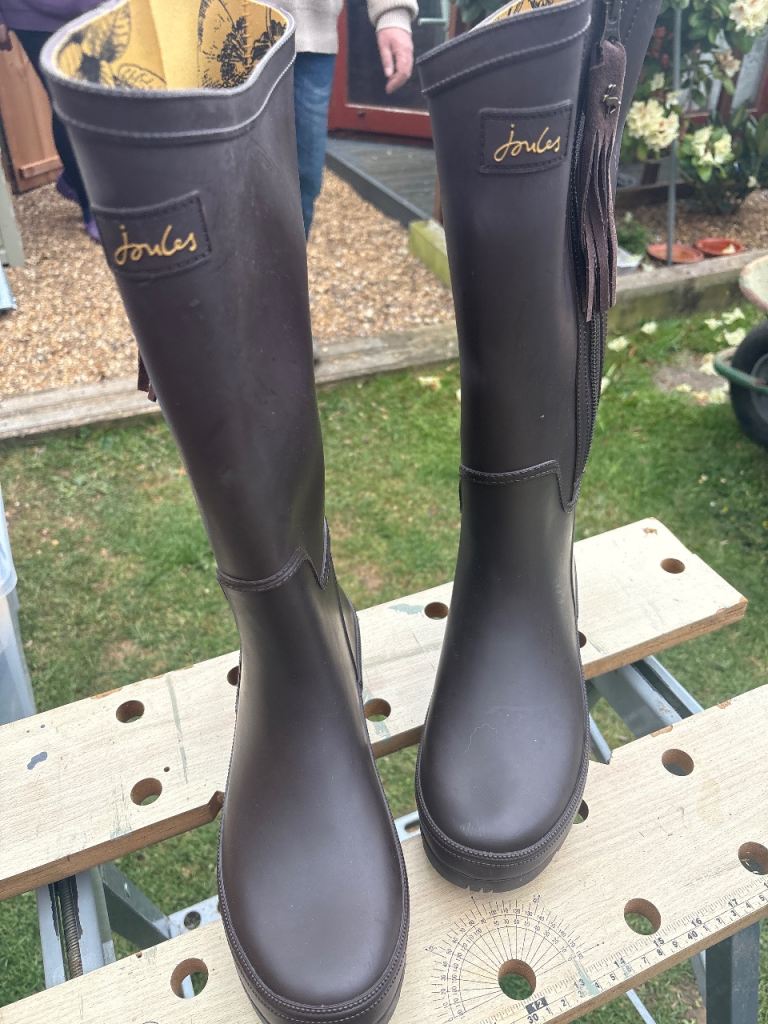 Women’s wellington boots size 9